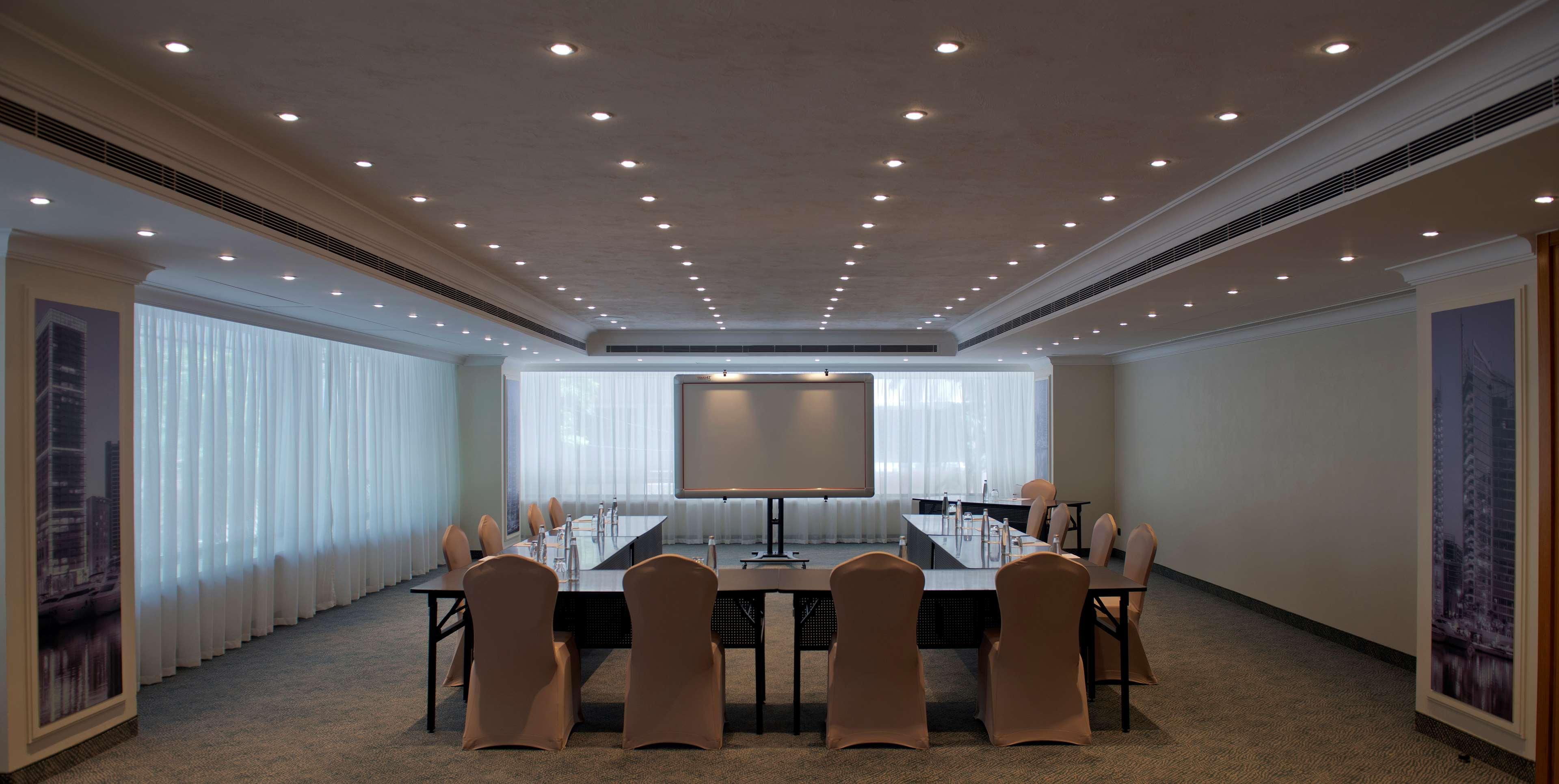 Готель Radisson Blu Martinez Бейрут Екстер'єр фото Meeting room