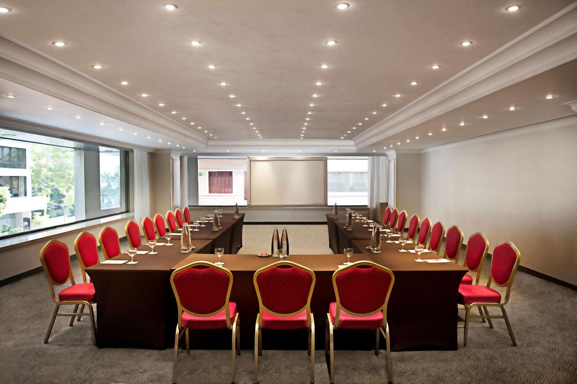 Готель Radisson Blu Martinez Бейрут Екстер'єр фото Meeting room